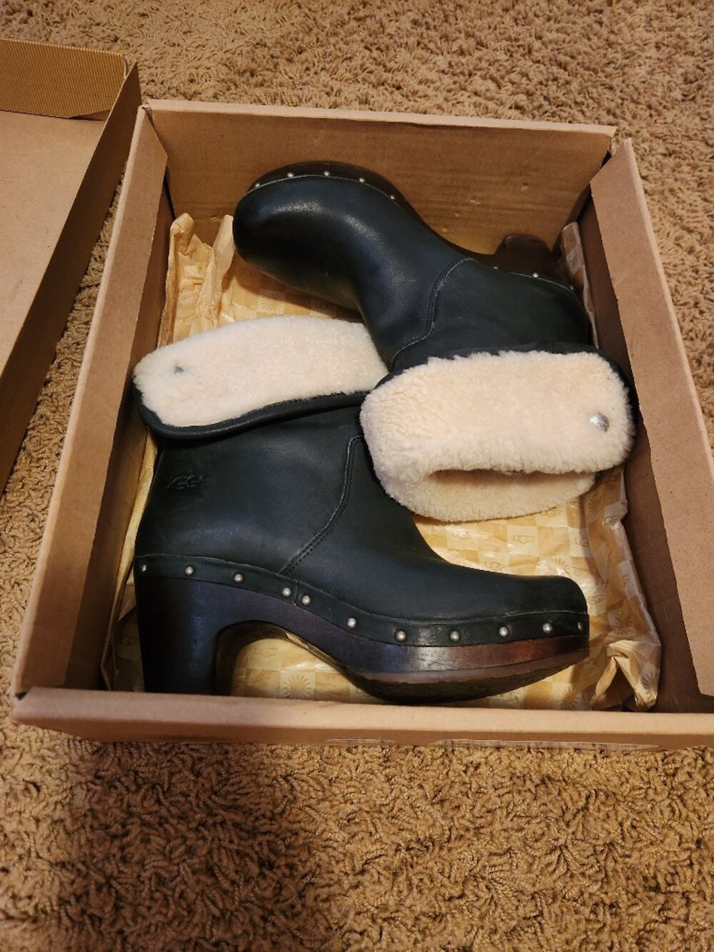Ugg Lynnea fold over boot